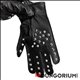 Nietenhandschuhe für BDSM Play